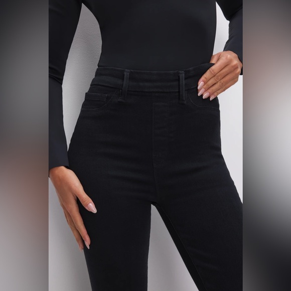 GOOD AMERICAN 
GOOD FLARE JEANS SIZE 1 - Picture 4 of 5